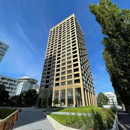 Discovery Apartment *